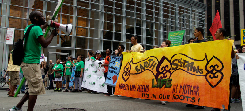Uptowners ayudan a liderar la lucha por la justicia climática en la Marcha Climática de los Pueblos